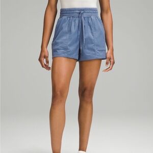 Lululemon Women’s “Dance Studio” 3.5” Inseam HR Short (Size 4) *SOLD OUT AT LULU